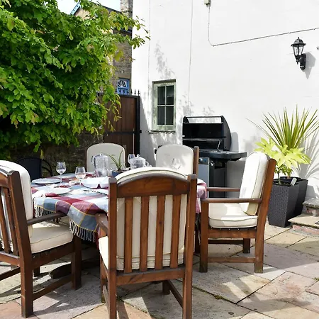Holiday home Ellerton House